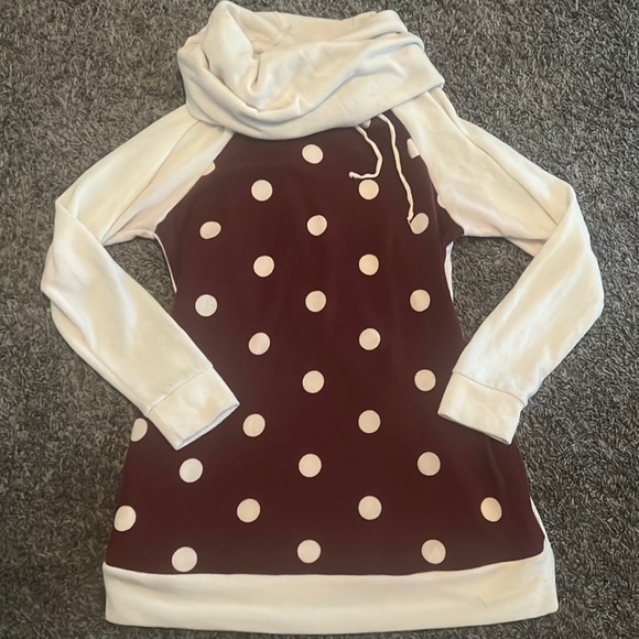 SOLD Chris & Carol sweater - Picture 1 of 4